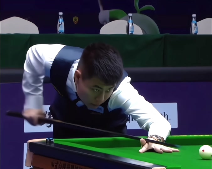 众充满了期 众充满了期